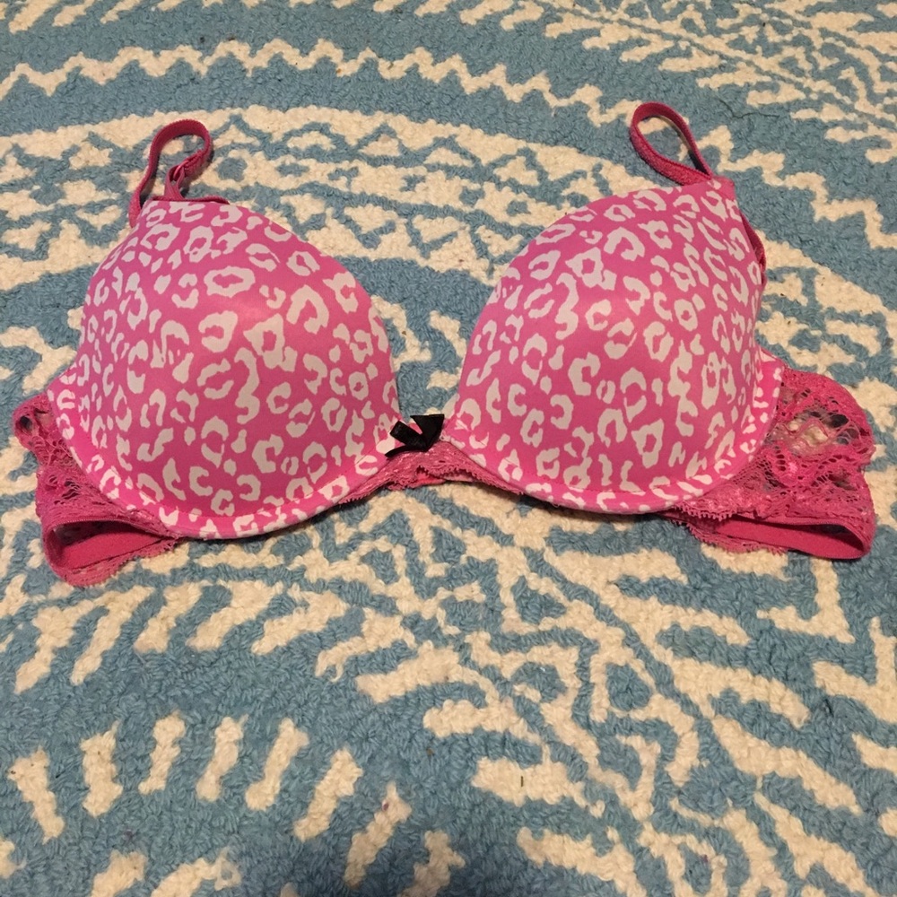 PRICE DROP ⬇️❗️PINK VS Push-Up Bra